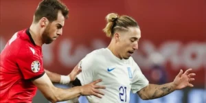 Ο Κώστας Τσιμίκας με την Εθνική Ομάδα για το Euro 2024