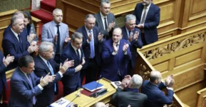 Η κυβέρνηση μετά την καταψήφιση της πρότασης Δυσπιστίας