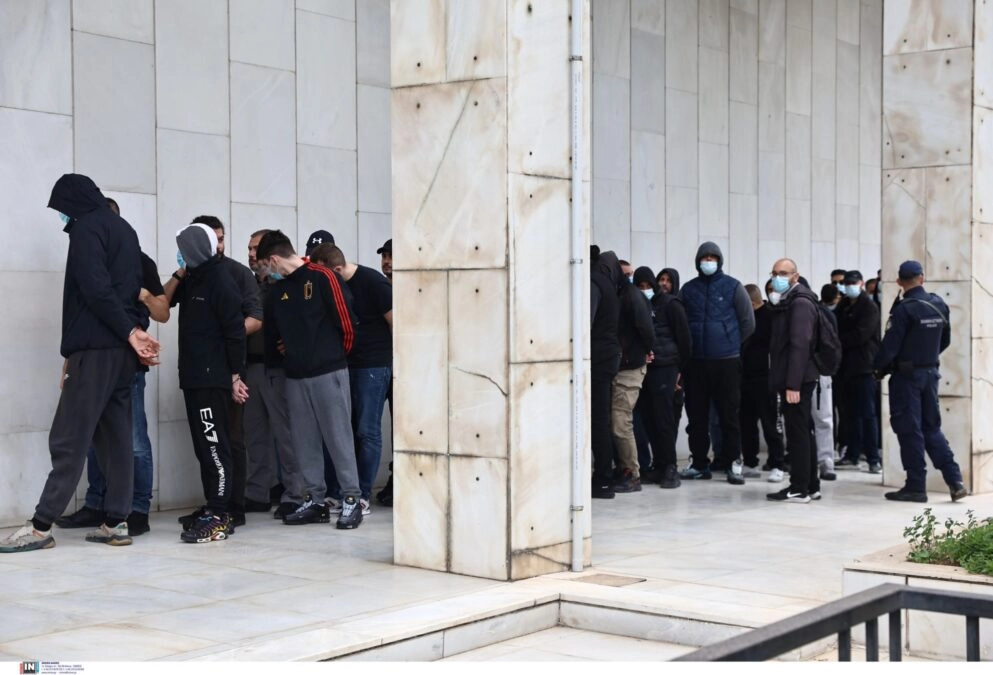 Κατηγορούμενοι για τη οπαδική επίθεση στου Ρέντη