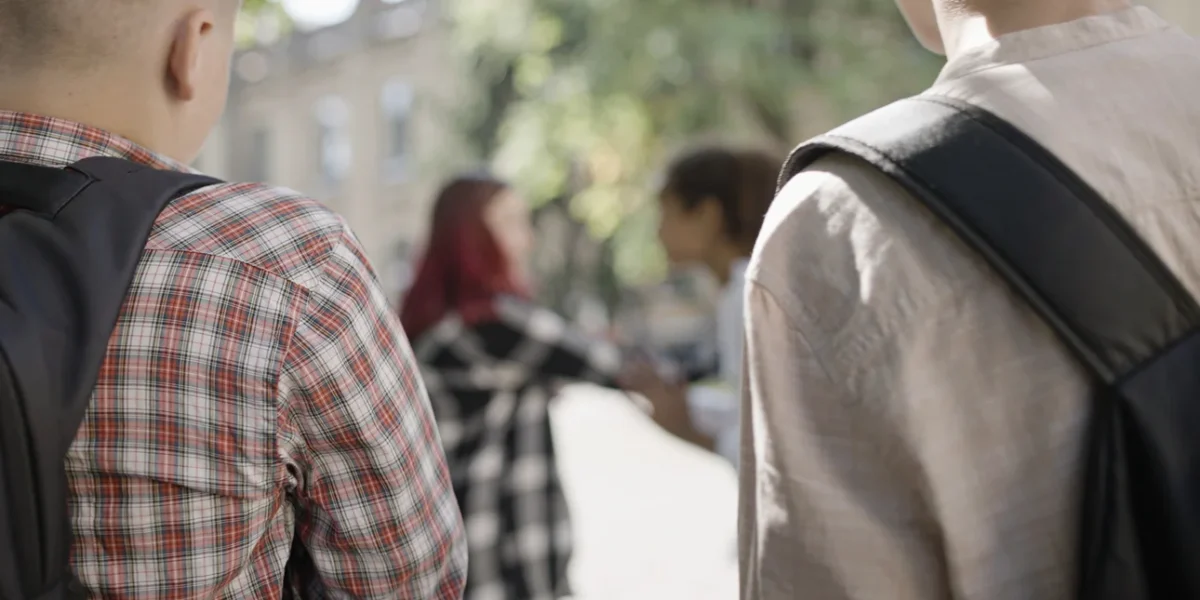 15χρονη χτυπούσε συμμαθήτρια της στην αυλή του σχολείου και μία άλλη ανέβασε το βίντεο στο Instagram/Shutterstock