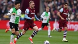 Νέα γκέλα και εκτός τίτλου η Λίβερπουλ