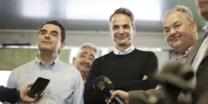 Ο Κυριάκος Μητσοτάκης και ο Κώστας Σκρέκας