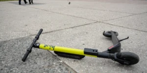 Θεσσαλονίκη: Στο νοσοκομείο 6χρονο αγόρι που παρασύρθηκε από ηλεκτρικό πατίνι