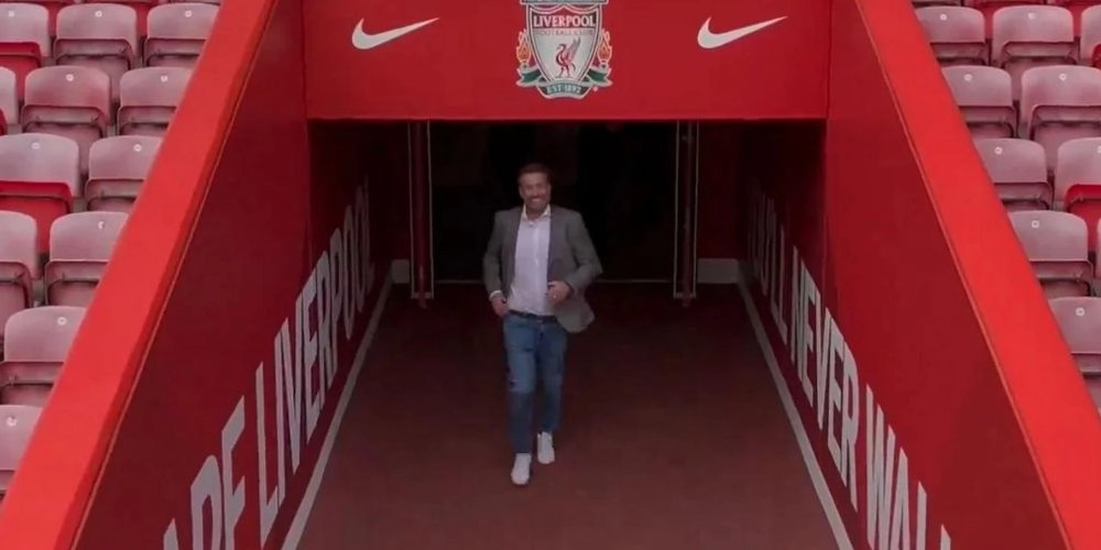 O Γιούργκεν Κλοπ στο άδειο Άνφιλντ