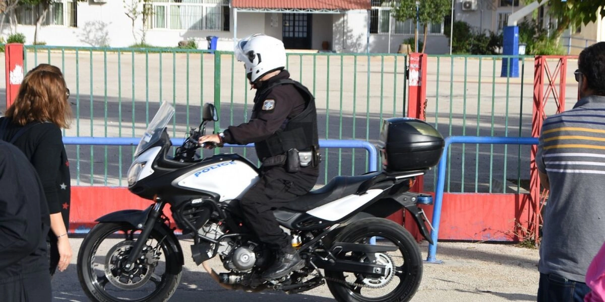 Προσαγωγές Μαθητών σε σχολείο στο Μαρούσι