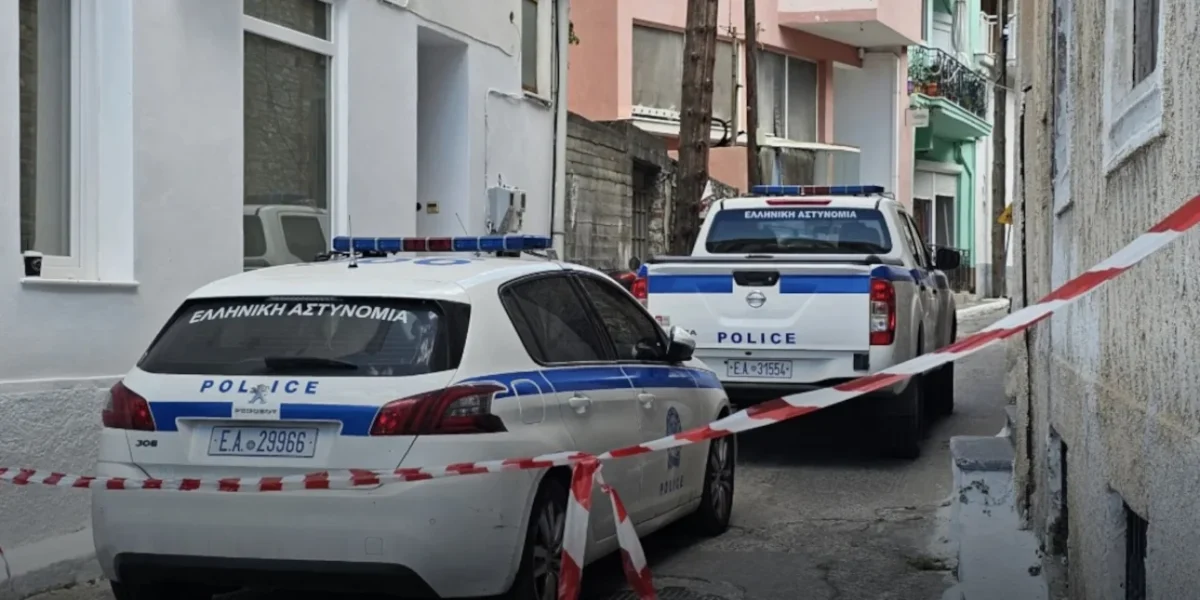 Σάμος: Περιπολικά έξω από το σπίτι της 49χρονης και του πατέρα της