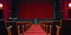 Ο Γιάννης Μαλούχος στο θέατρο