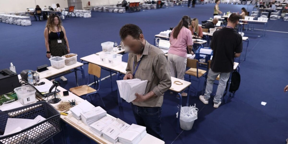 Σε εξέλιξη η συλλογή επιστολικών ψήφων