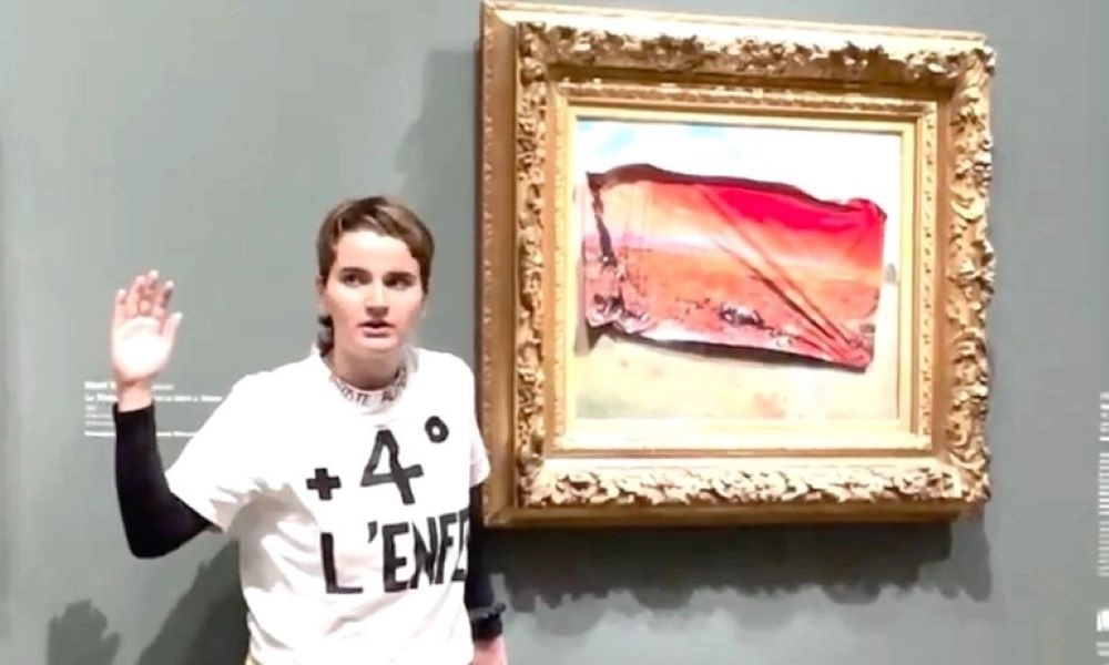 Διαμαρτυρία ακτιβίστριας στη Γαλλία