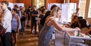 Εκλογικό κέντρο στη Γαλλία