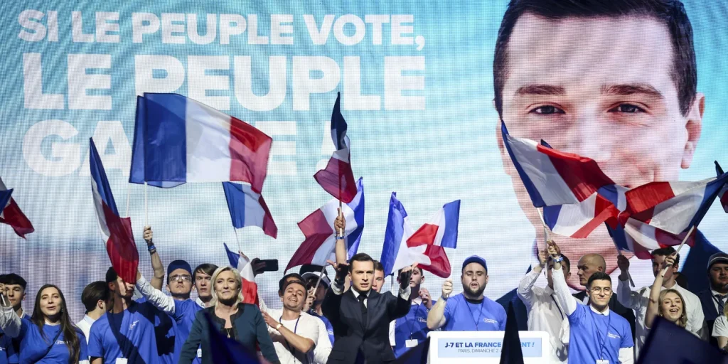 Προεκλογική συγκέντρωση της Εθνικής Συσπείρωσης της Γαλλίας από τις περασμένες ευρωεκλογές/Χ