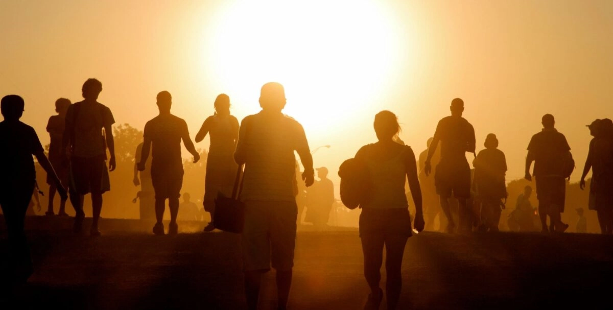 Άνθρωποι στον ήλιο