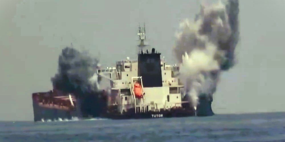 Επίθεση από τους Χούθι σε πλοίο στην Ερυθρά Θάλασσα
