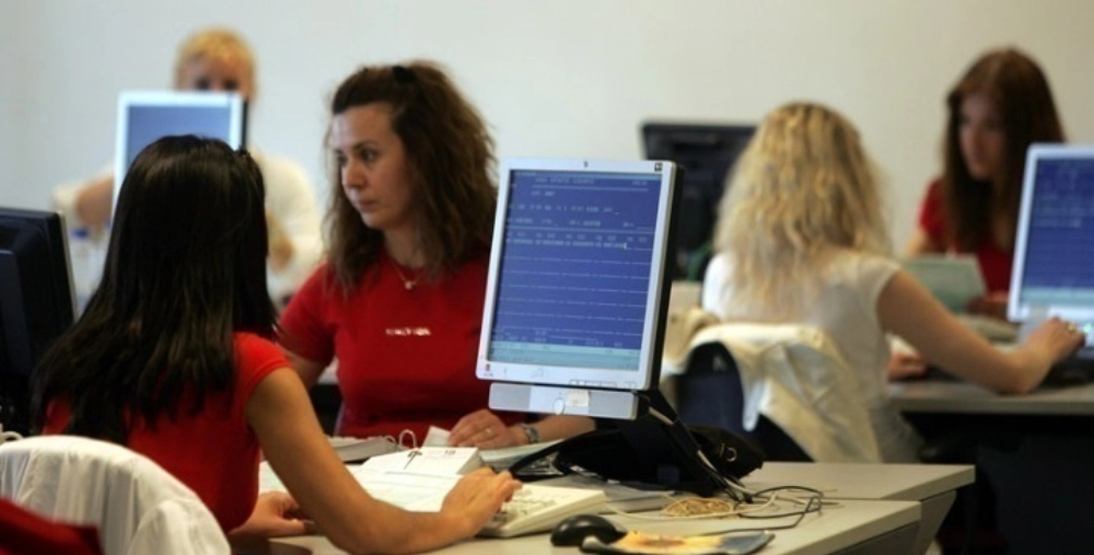 Δημόσιοι υπάλληλοι