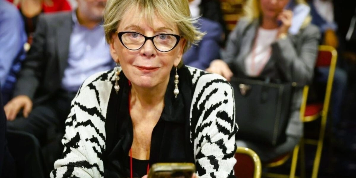 Έλενα Ακρίτα