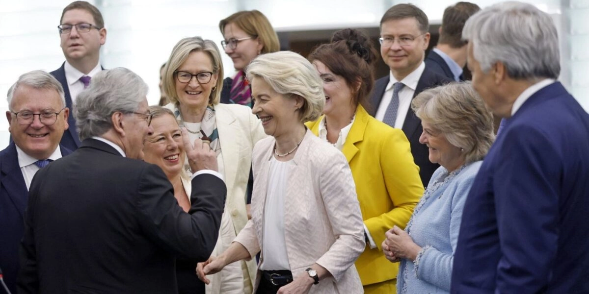 Επανεκλέχτηκε η Ούρσουλα Φον ντερ Λάιεν