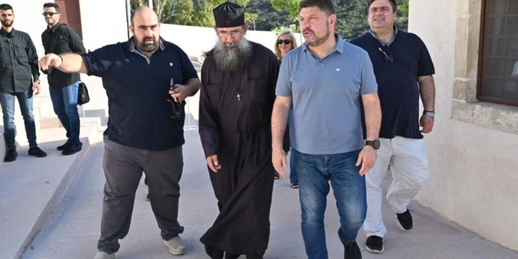 Ο Νίκος Χαρδαλιάς σε επίσκεψη στα Αντικυθηρα