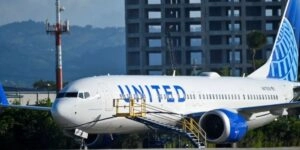 Έκτακτη προσγείωση της United Airlines