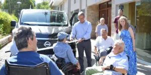 Υπ. Υποδομών και Μεταφορών: Παραδόθηκε ένα πλήρως προσβάσιμο βαν στον Πανελλήνιο Σύλλογο Παραπληγικών