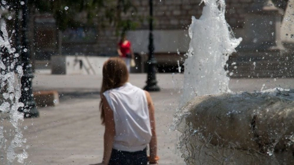 Σιντριβάνι στην πλατεία Συντάγματος
