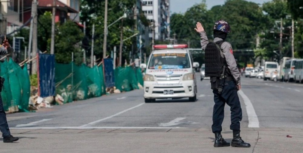 Ασθενοφόρο στη Μιανμάρ