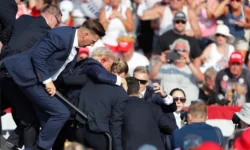 Ο Τραμπ με τους πράκτορες