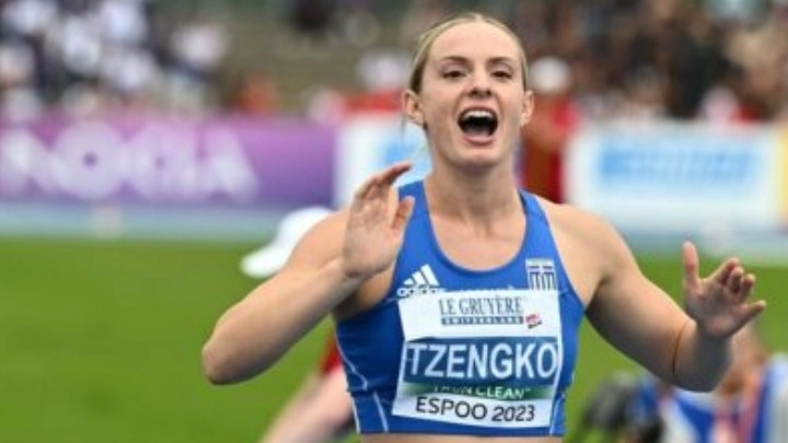 Η Ελίνα Τζένγκο