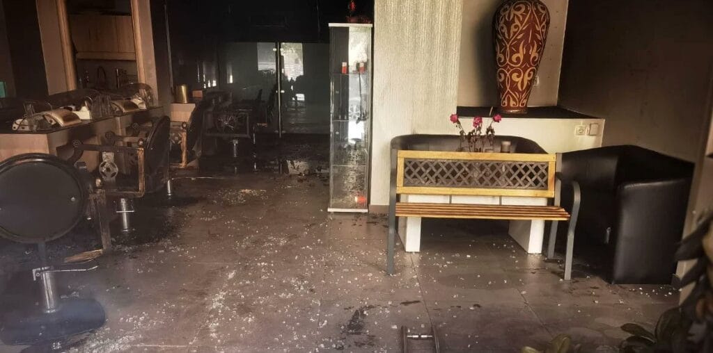 Eμπρησμός επιχείρησης στη Νέα Σμύρνη