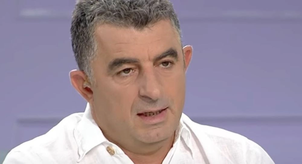 Γιώργος Καραϊβάζ