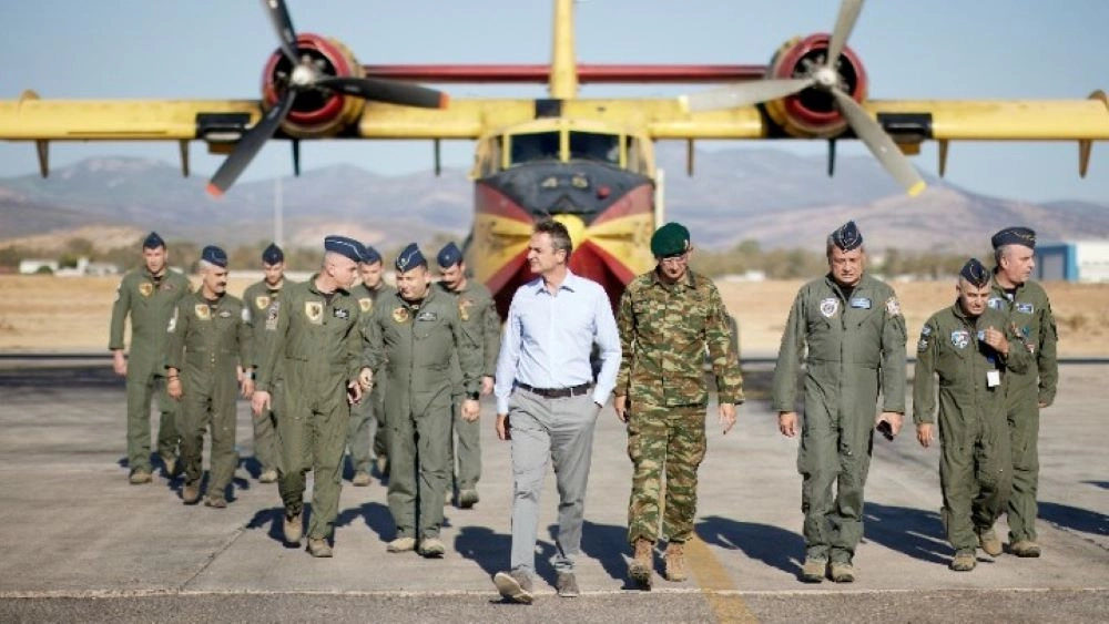 Επίσκεψη Μητσοτάκη στην Αεροπορική Βάση Ελευσίνας