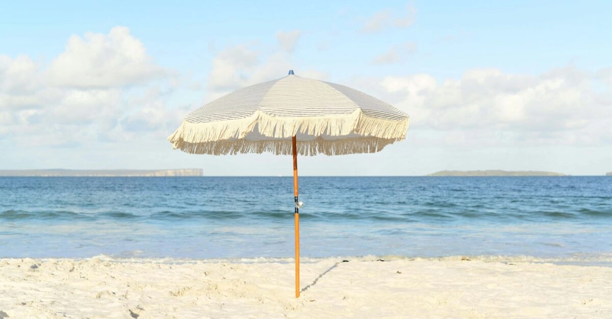 Ομπρέλα στην παραλία