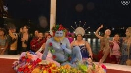 Η εικόνα που εξόργισε τον κόσμο στο Παρίσι/ΑΠΕ - ΜΠΕ