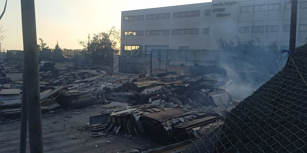 Καταστροφές σε επιχείρηση στα Βριλήσσια