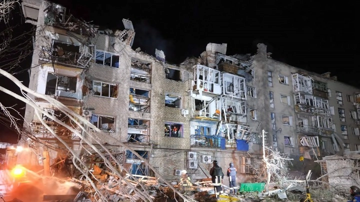 Βομβαρδισμένο κτίριο στην Ουκρανία/ΑΠΕ - ΜΠΕ