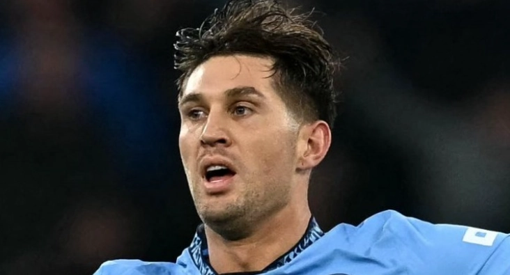 Στοούνς/ΑΠΕ - ΜΠΕ