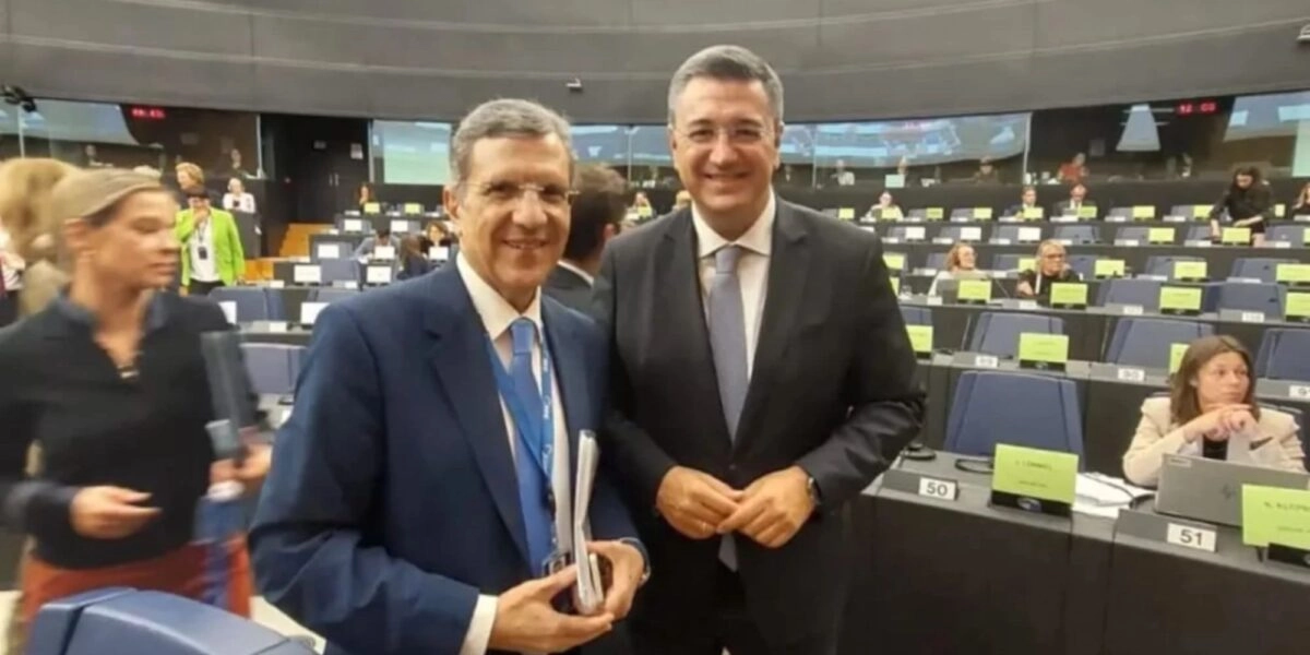 Απόστολος Τζιτζικώστας - ΓΙώργος Αυτιάς