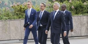 Κυριάκος Μητσοτάκης, Καρλ Νεχάμερ