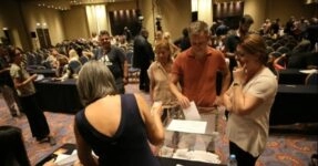 Ψήφος επί τις πρότασης μομφής στο ΣΥΡΙΖΑ