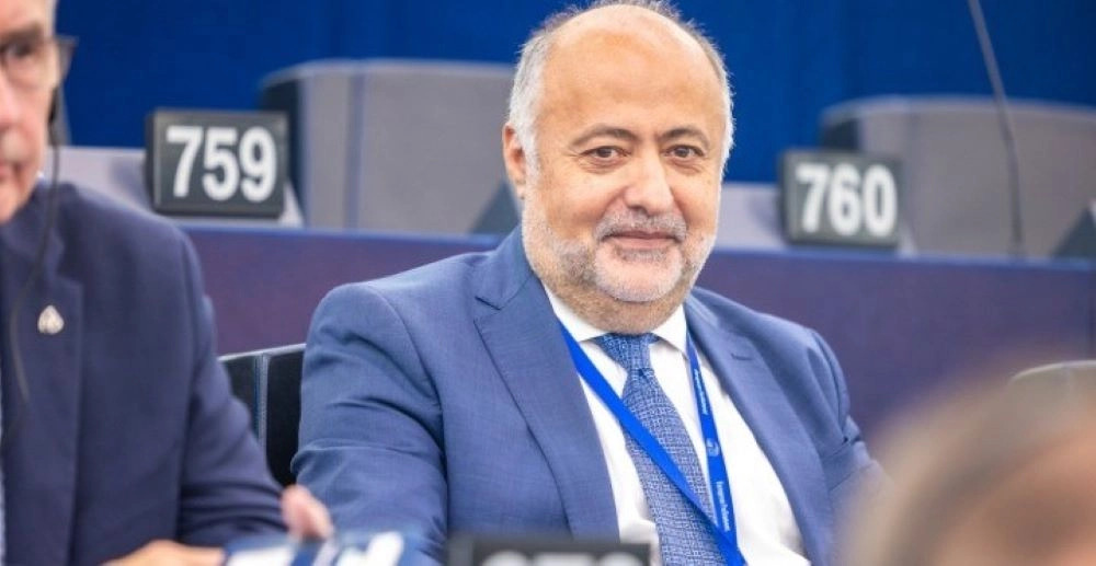 Δημήτρης Τσιόδρας