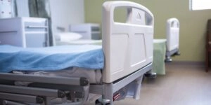 Κρεβάτι νοσοκομείου