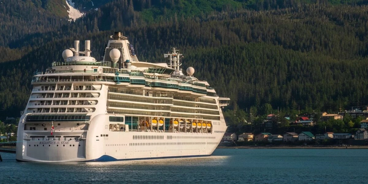 Μυστηριώδης γαστρεντερική ασθένεια σαρώνει κρουαζιέρα της Royal Caribbean -180 επιβάτες με έντονα συμπτώματα