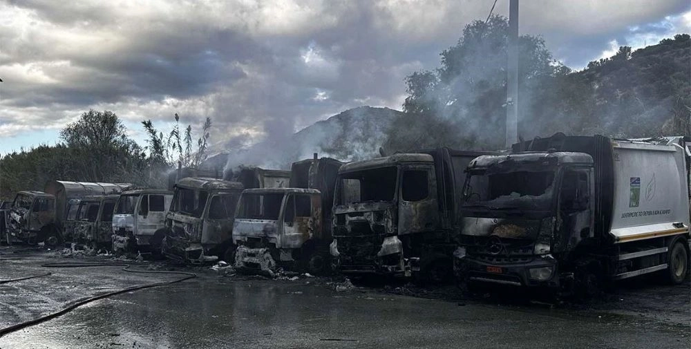 Φωτιά σε απορριμματοφόρα του Δήμου Μαλεβιζίου