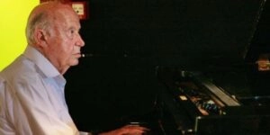 Ο Μίμης Πλέσσας