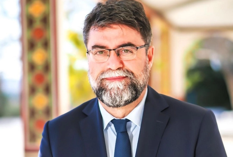 Βασίλης Οικονόμου