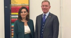 Όλγα Κεφαλογιάννη, Sir Chris Bryant