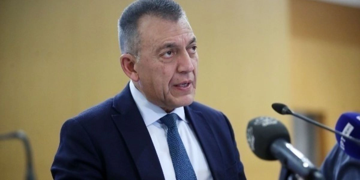 Γιάννης Βρούτσης