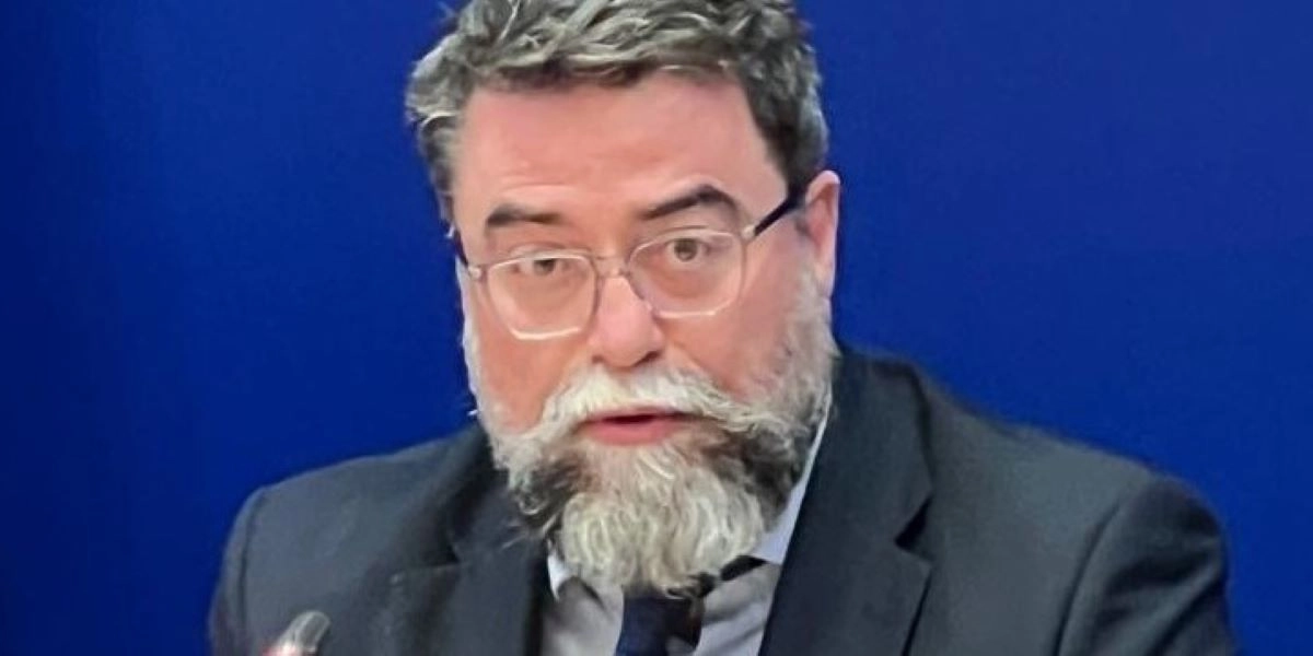 Βασίλης Οικονόμου