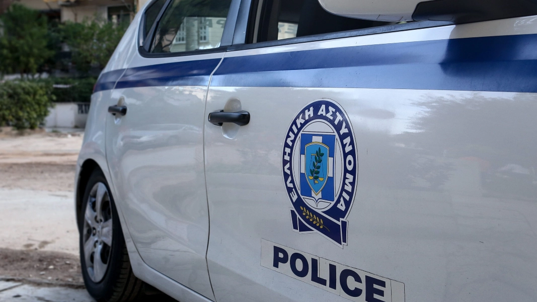 Σοκ από τις αποκαλύψεις για τον αστυνομικό της Βουλής που κακοποιούσε σεξουαλικά την οικογένειά του