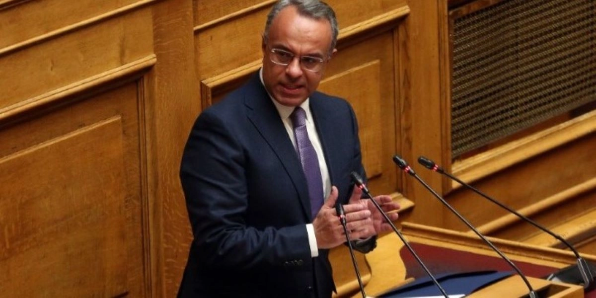 Νομοσχέδιο για την αναδιάρθρωση του σιδηροδρομικού τομέα-Πυρά από την αντιπολίτευση για τα Τέμπη