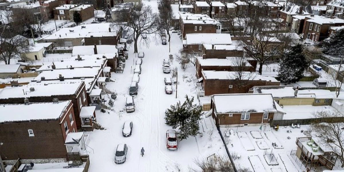 ΗΠΑ: Πάνω από 670.000 νοικοκυριά και καταστήματα χωρίς ηλεκτροδότηση, ακυρώσεις σχεδόν 10.000 πτήσεων